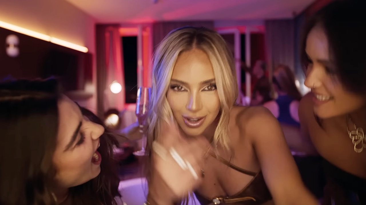 Ana Mena - Madrid City