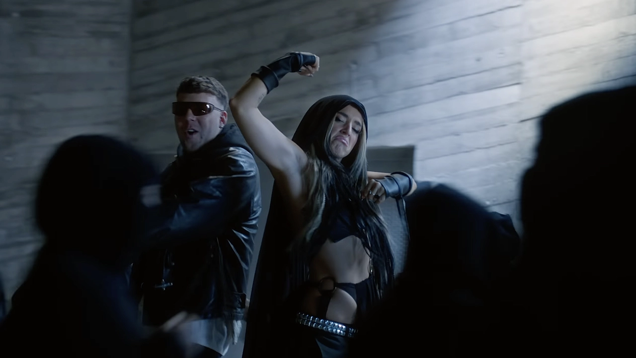 Lola Indigo, Quevedo - EL TONTO